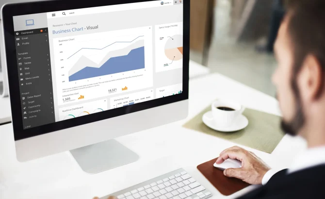 Dashboards personalizados con datos en tiempo real para facilitar el análisis, la toma de decisiones y la gestión empresarial.